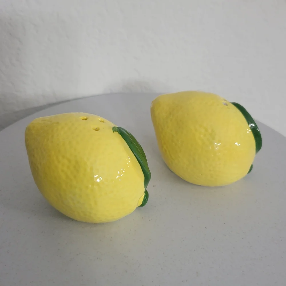 Lemon Salt and Pepper Shakers Ceramic Set   NEW